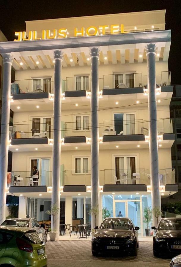 Julius Hotel Golem  Exterior foto